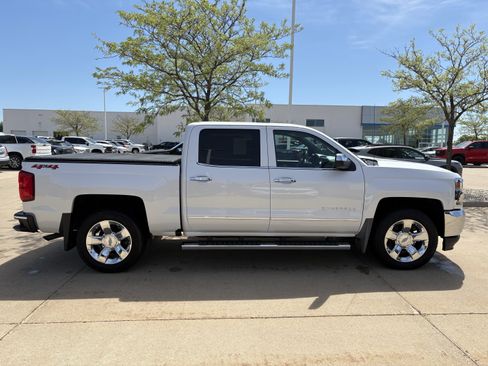 Used 2018 Chevrolet Silverado 1500 LTZ w/ Sport Package AWD/4WD image 8
