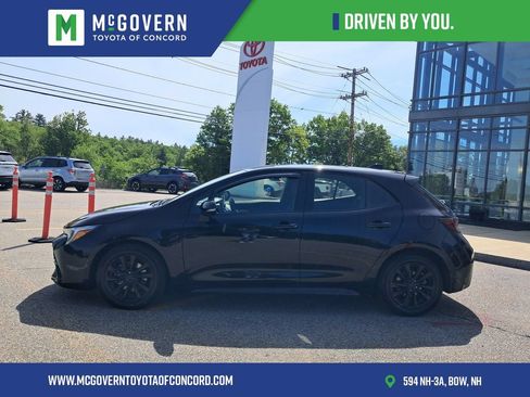 Used 2024 Toyota Corolla SE FWD image 2
