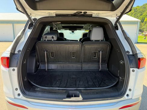 Used 2023 Buick Enclave Essence w/ Experience Buick Package AWD/4WD image 11