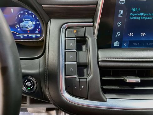 Used 2024 Chevrolet Tahoe Z71 AWD/4WD image 17