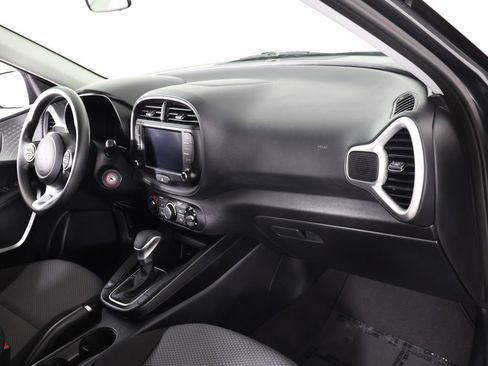 Used 2023 Kia Soul LX w/ LX Technology Package FWD image 26