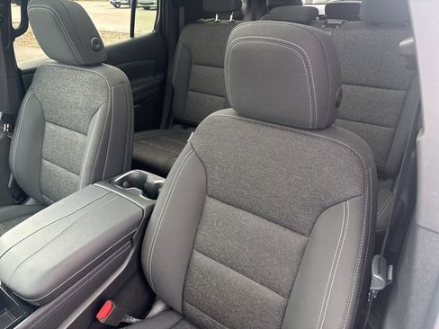 Used 2025 Chevrolet Traverse LT w/ Sun and Wheel Package image 14