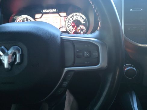Used 2022 RAM 1500 Big Horn AWD/4WD image 17
