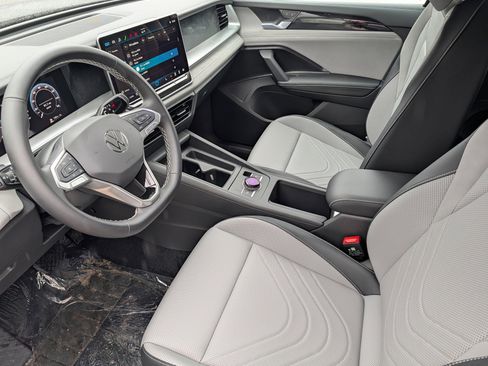 New 2026 Volkswagen Tiguan SE AWD/4WD image 4