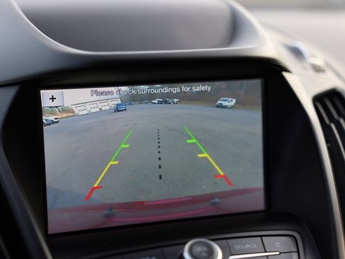 Used 2019 Ford Escape SE image 23