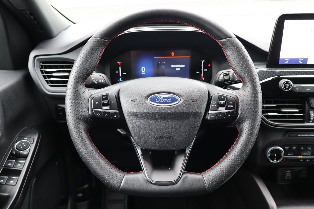 Used 2025 Ford Escape ST-Line Select AWD/4WD image 23