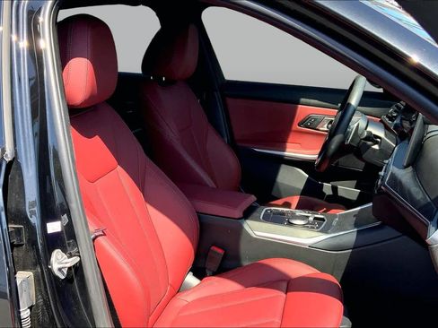 Used 2024 BMW 330i Sedan w/ Premium Package RWD image 8