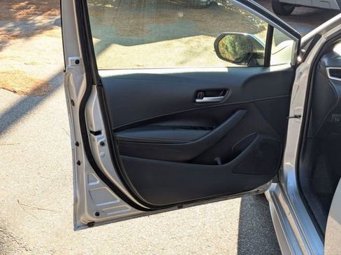 Used 2023 Toyota Corolla SE image 19