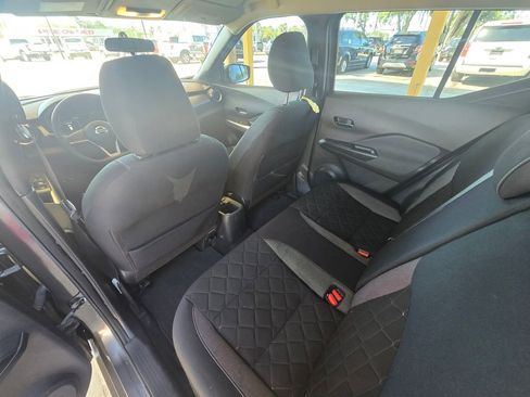 Used 2018 Nissan Kicks SV FWD image 11