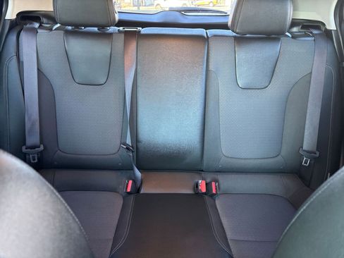 Used 2025 Buick Encore GX Preferred image 34