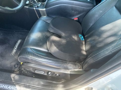 Used 2019 Toyota Highlander Limited Platinum AWD/4WD image 8