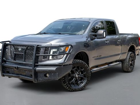Used 2018 Nissan Titan SL w/ Midnight Edition AWD/4WD image 3