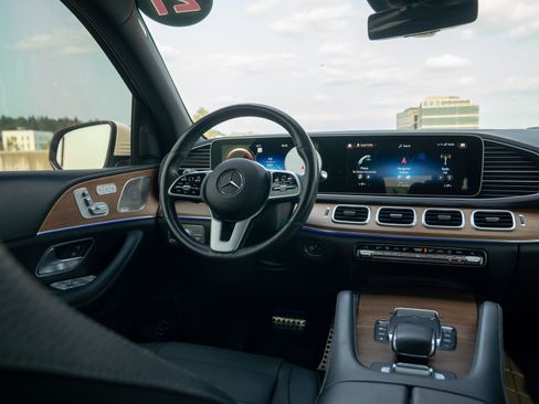 Used 2021 Mercedes-Benz GLS 580 4MATIC image 18