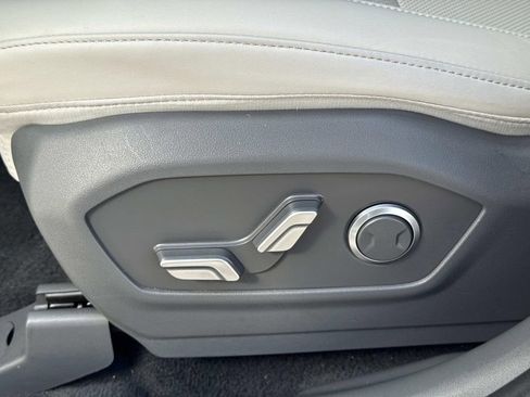 Certified 2025 Hyundai Santa Fe SEL image 19