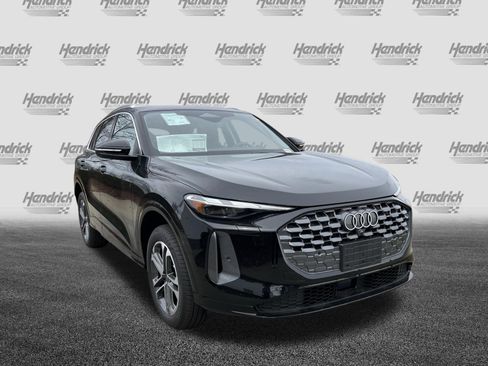 Used 2025 Audi Q5 Premium AWD/4WD image 2
