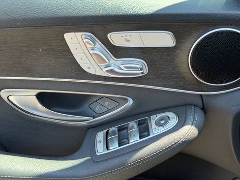 Used 2019 Mercedes-Benz C 300 Sedan image 28