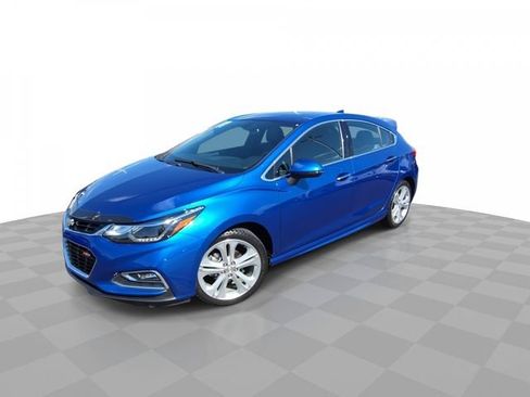 Used 2017 Chevrolet Cruze Premier w/ RS Package FWD image 4