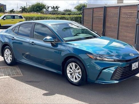 Used 2025 Toyota Camry LE FWD image 2