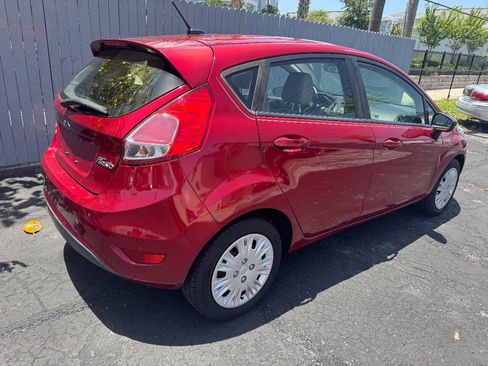Used 2017 Ford Fiesta SE image 3
