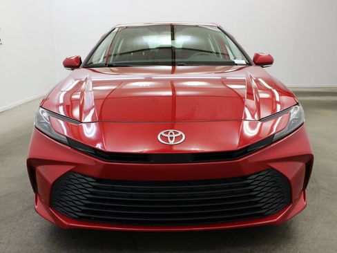 Used 2025 Toyota Camry LE FWD image 7
