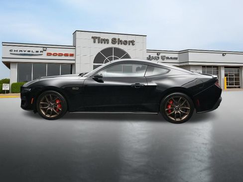 Used 2025 Ford Mustang GT Premium RWD image 2
