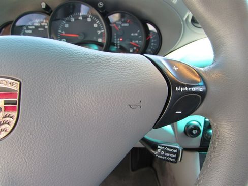 Used 2002 Porsche 911 Carrera RWD image 13