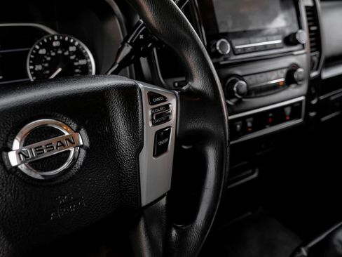 Used 2021 Nissan Titan S image 19