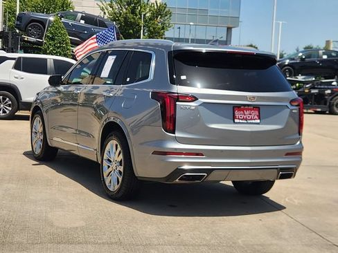 Used 2023 Cadillac XT6 Premium Luxury w/ Technology Package FWD image 5