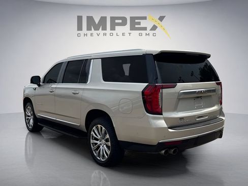 Used 2023 GMC Yukon XL Denali w/ Advanced Technology Package AWD/4WD image 3