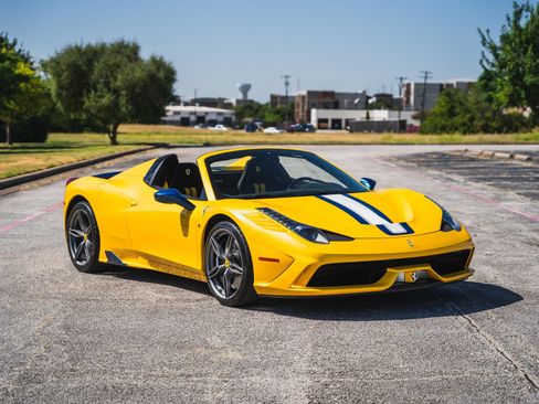 Used 2015 Ferrari 458 Speciale A RWD image 25