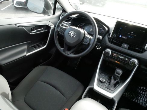 Certified 2025 Toyota RAV4 XLE AWD/4WD image 9