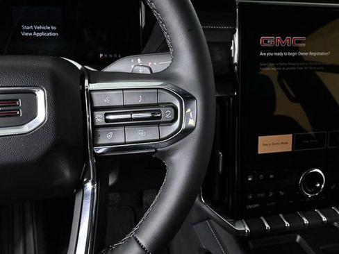 New 2025 GMC Acadia Elevation image 11