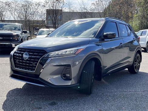 Used 2023 Nissan Kicks SR image 7