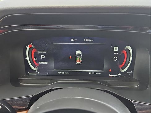 Used 2025 Nissan Pathfinder Platinum w/ Cargo Package FWD image 17