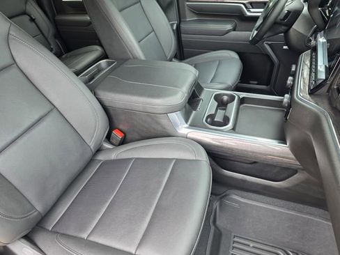 Used 2025 Chevrolet Silverado 2500 LTZ w/ LTZ Plus Package AWD/4WD image 14