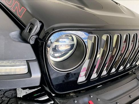 Used 2018 Jeep Wrangler Unlimited Rubicon AWD/4WD image 36