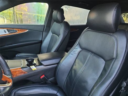 Used 2016 Lincoln MKX Reserve w/ Luxury Package FWD image 20