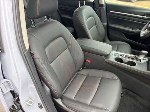 New 2026 Nissan Altima 2.5 SR image 22