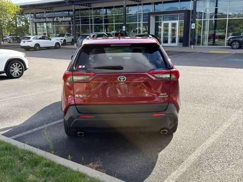 Used 2020 Toyota RAV4 XLE w/ Convenience Package AWD/4WD image 7
