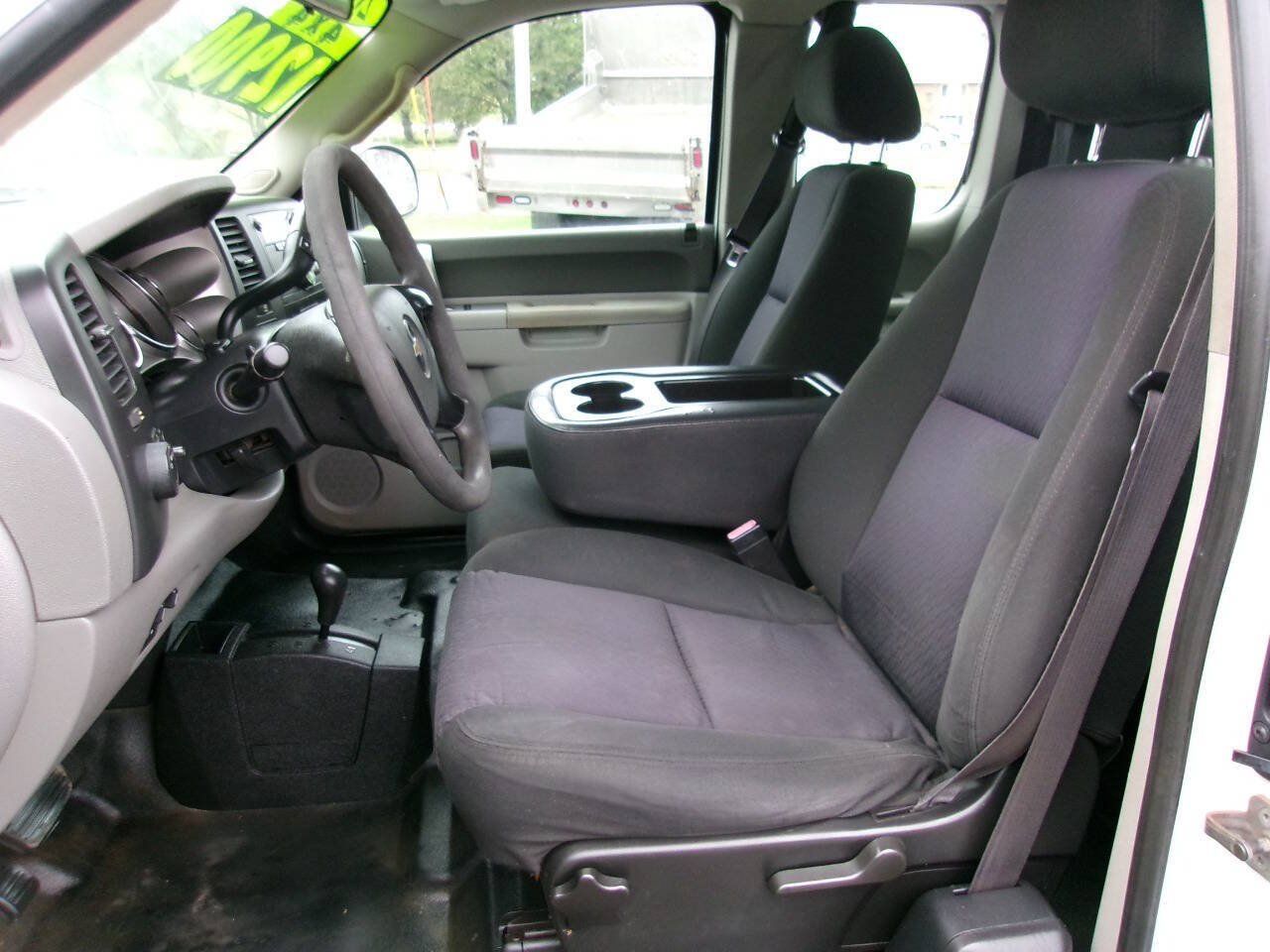 Used 2011 Chevrolet Silverado 2500 W/T AWD/4WD image 13