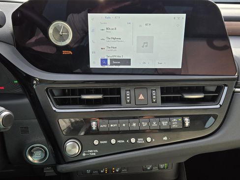 Certified 2025 Lexus ES 350 w/ Premium Package image 13