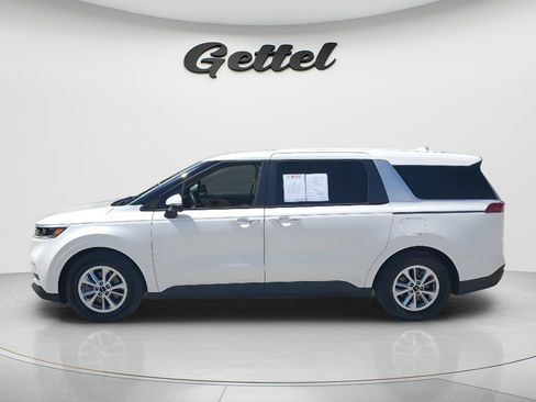 Used 2024 Kia Carnival LX FWD image 8