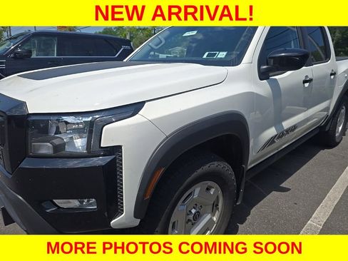 Used 2024 Nissan Frontier SV w/ Hardbody Edition AWD/4WD image 2