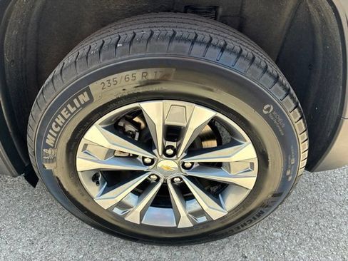 Used 2025 Chevrolet Equinox LT w/ Convenience Package II AWD/4WD image 13