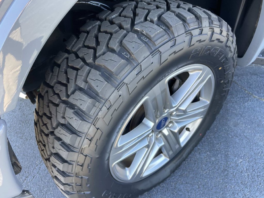 Used 2019 Ford F150 Lariat w/ Equipment Group 502A Luxury AWD/4WD image 38