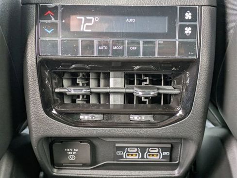 New 2025 Jeep Grand Cherokee L Altitude image 17