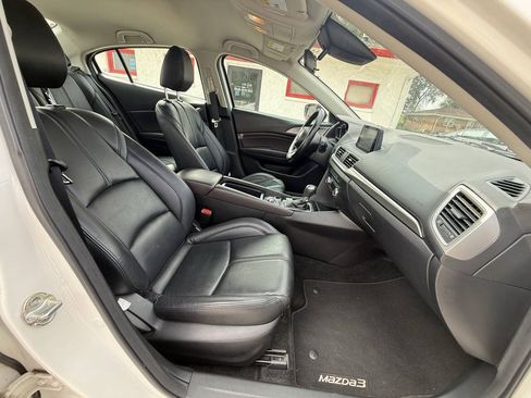 Used 2018 MAZDA MAZDA3 Touring FWD image 15