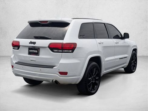 Used 2022 Jeep Grand Cherokee Laredo X RWD image 5