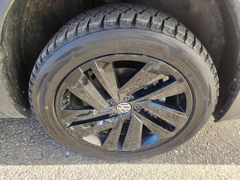 Used 2022 Volkswagen Atlas Cross Sport SE image 19