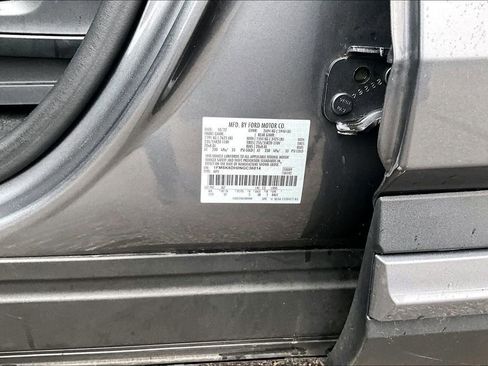 Used 2022 Ford Explorer XLT w/ Equipment Group 202A AWD/4WD image 6